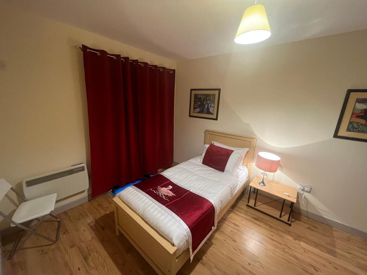 Elegant Rooms And Suites In Knock Knock  Eksteriør billede