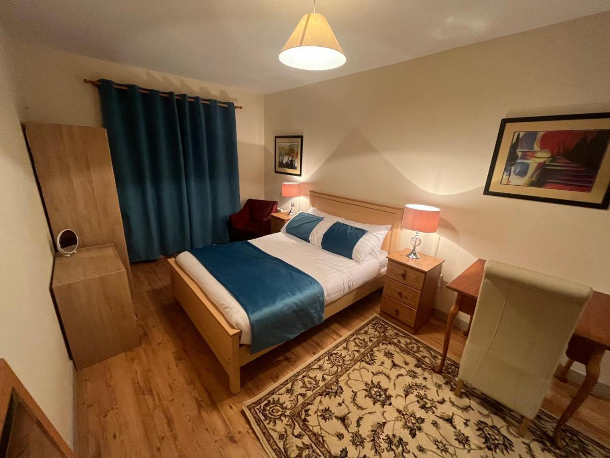 Elegant Rooms And Suites In Knock Knock  Eksteriør billede