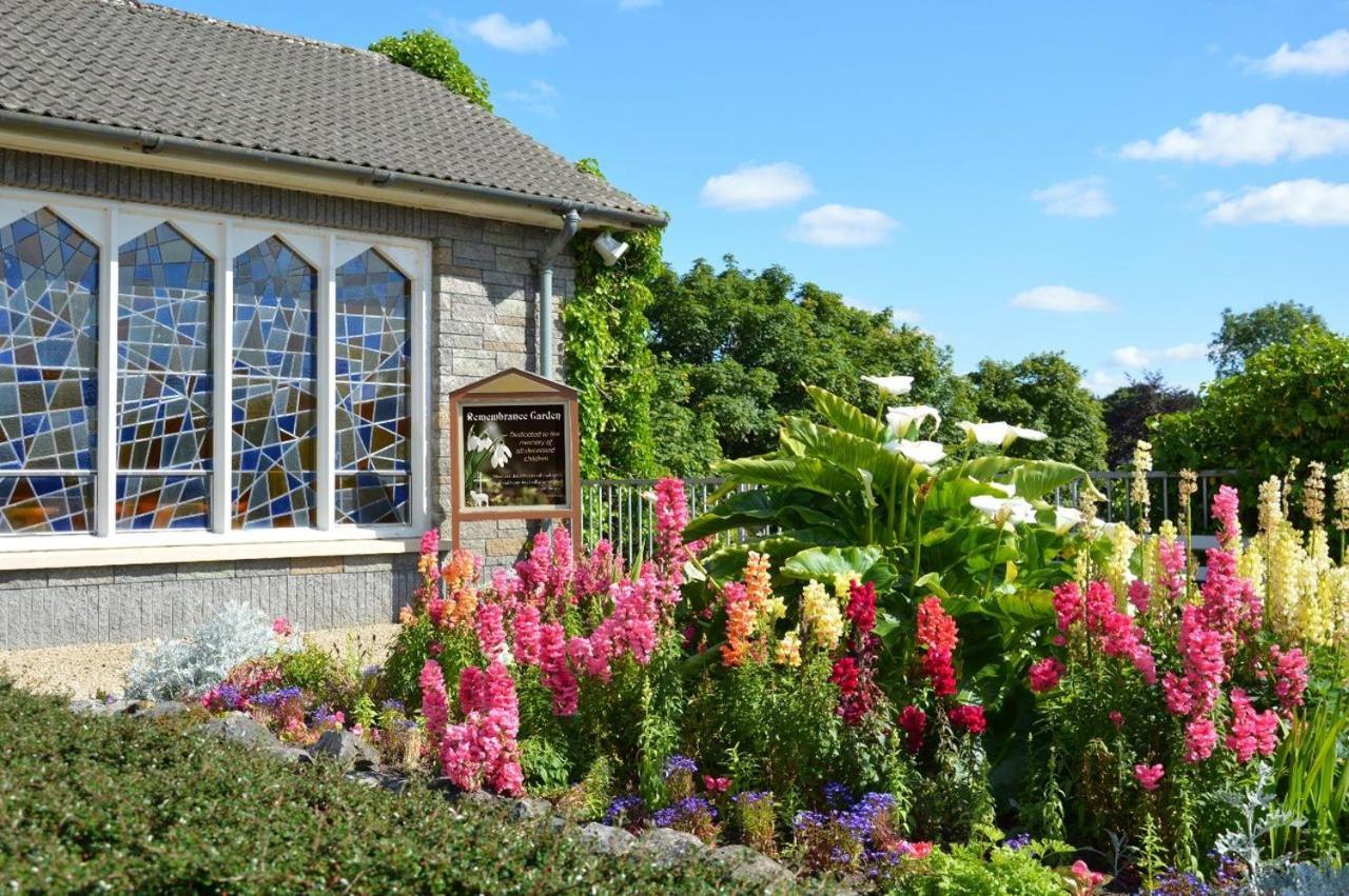 Elegant Rooms And Suites In Knock Knock  Eksteriør billede